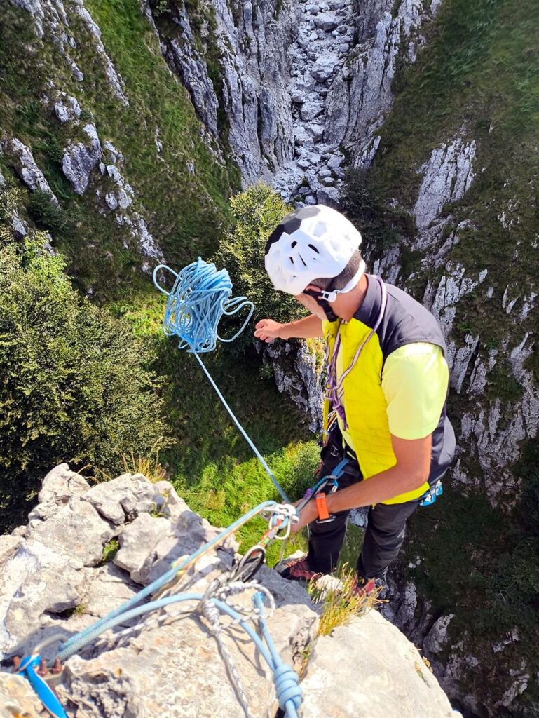 Paolo lancia le corde... che sono in ordine solo apparentemente