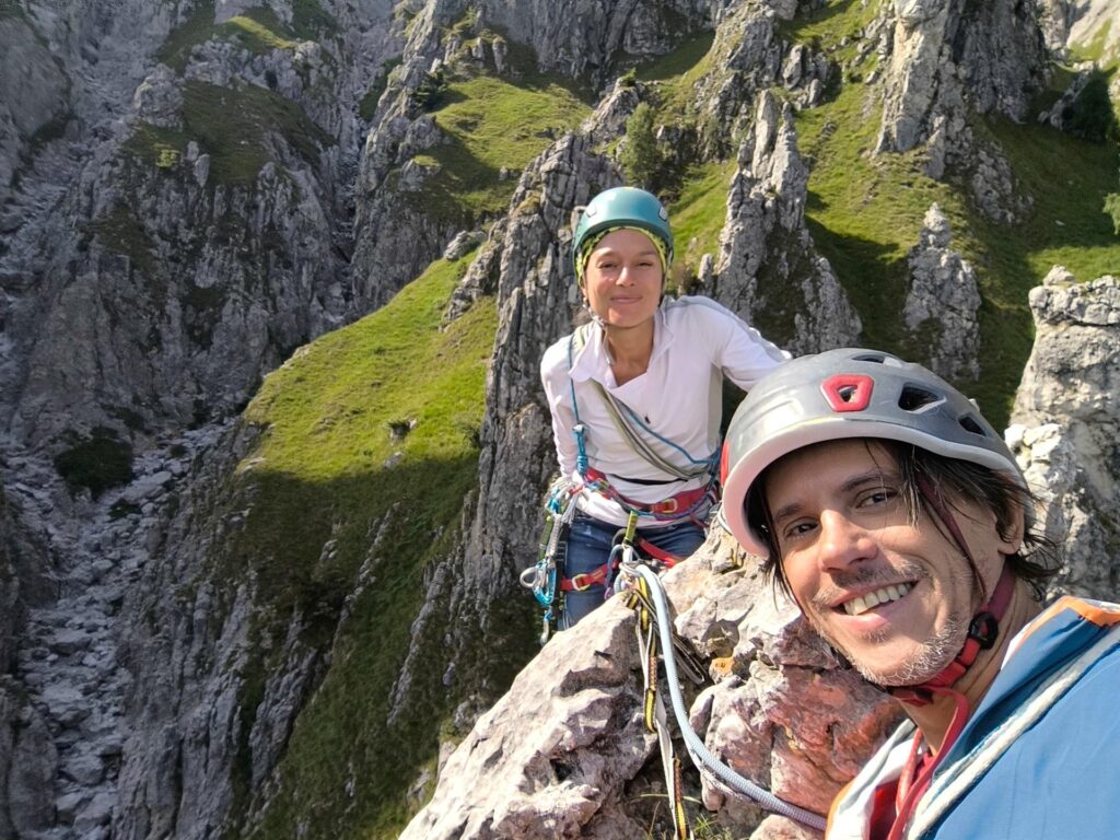 mentre Paolino sbroglia le corde in calata abbiamo tutto il tempo di farci selfie brutti