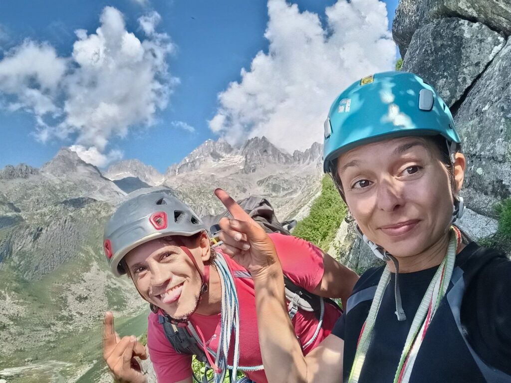 dietro di noi il Monte Nero (e le nostre facce da pirla!)