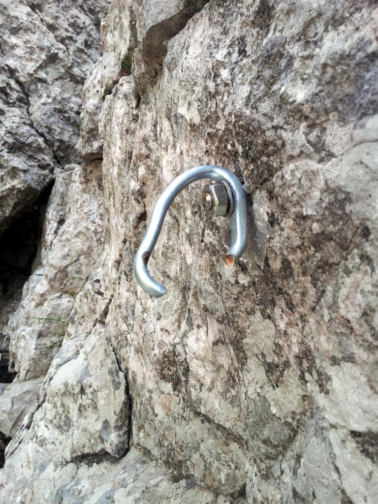 ecco....quando vedi ste cose non sei felice...... anello spezzato di netto........BRUTTO!!!