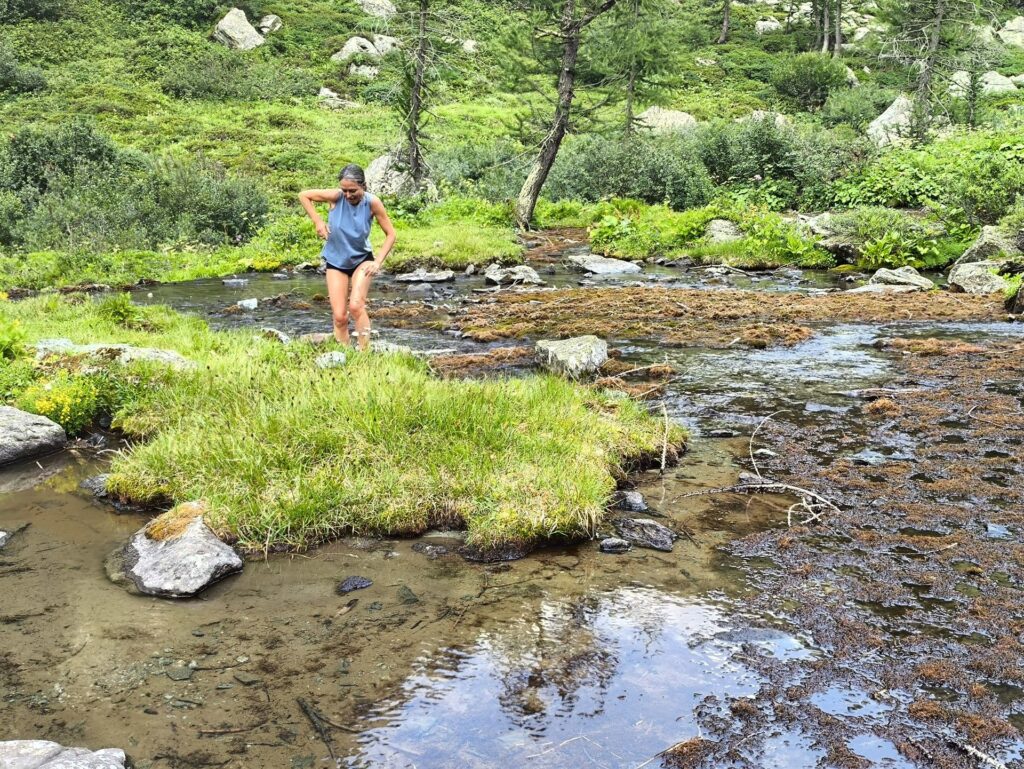 l'acqua di questo torrente &egrave; una delle pi&ugrave; gelide mai provate!