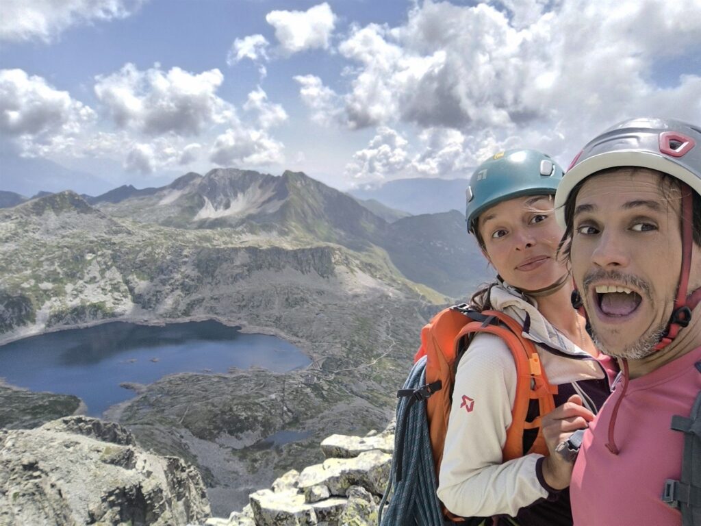 Selfone di vetta! La vista da quassù è veramente pazzesca Selfone di vetta! La vista da quassù è veramente pazzesca