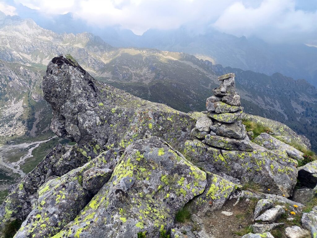 l'omettone di vetta sulla cima del Pedertich