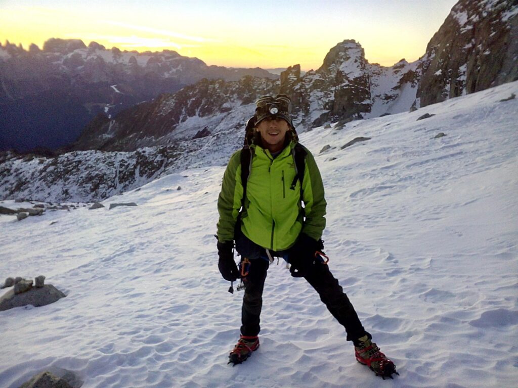 Gab con le prime luci dell'alba, a pochi centinaia di metri dall'attacco della ferrata Gab con le prime luci dell'alba, a pochi centinaia di metri dall'attacco della ferrata