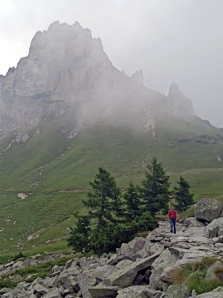 Nel pomeriggio il cielo si annuvola, ma ormai siamo fuori da tutte le difficoltà e quasi al parcheggio Nel pomeriggio il cielo si annuvola, ma ormai siamo fuori da tutte le difficoltà e quasi al parcheggio