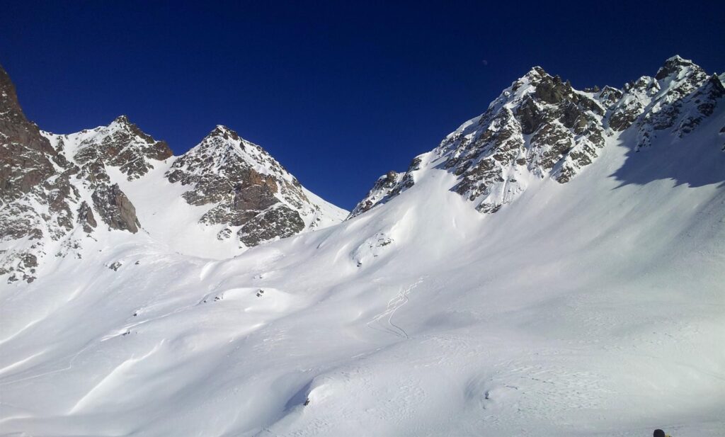Ecco le nostre bisciule di discesa nel finale della parte alta. Qui neve molto bella e divertente......peccato che sono state davvero poche curve