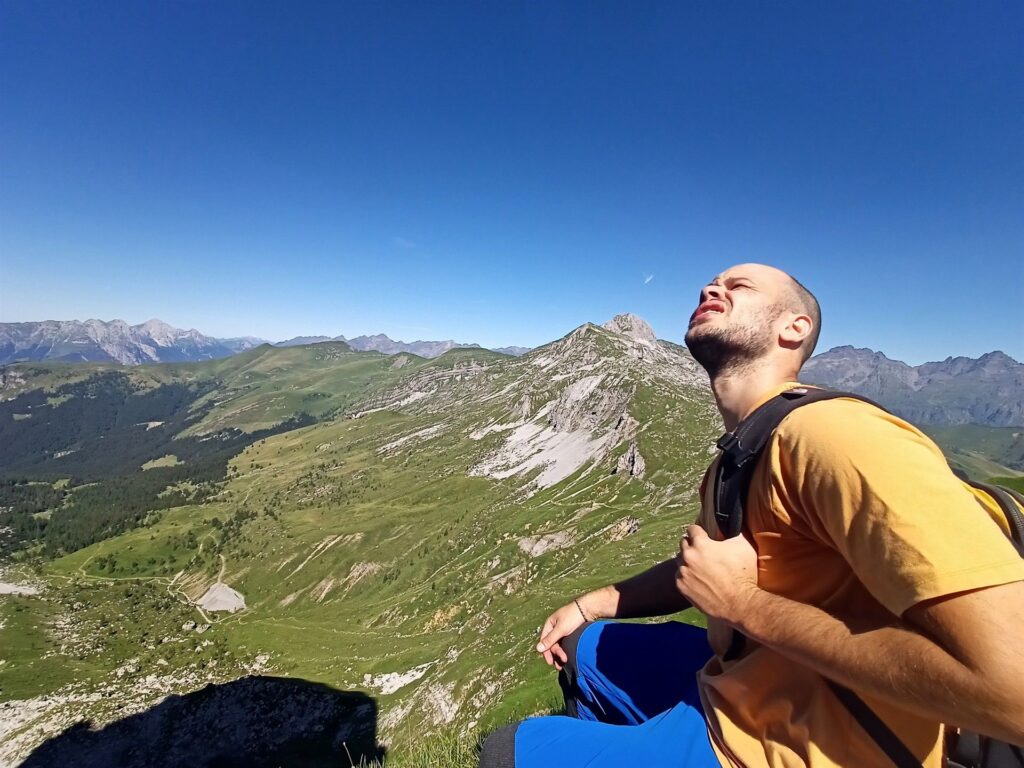 mentre Andrea scruta lo spigolo con una certa apprensione! mentre Andrea scruta lo spigolo con una certa apprensione!