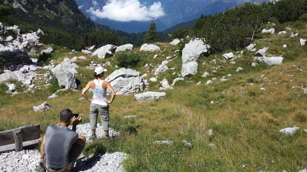 Ivana appena arrivata alla pausa post "scala santa", il pezzo pi&ugrave; duro e verticale della nostra salita