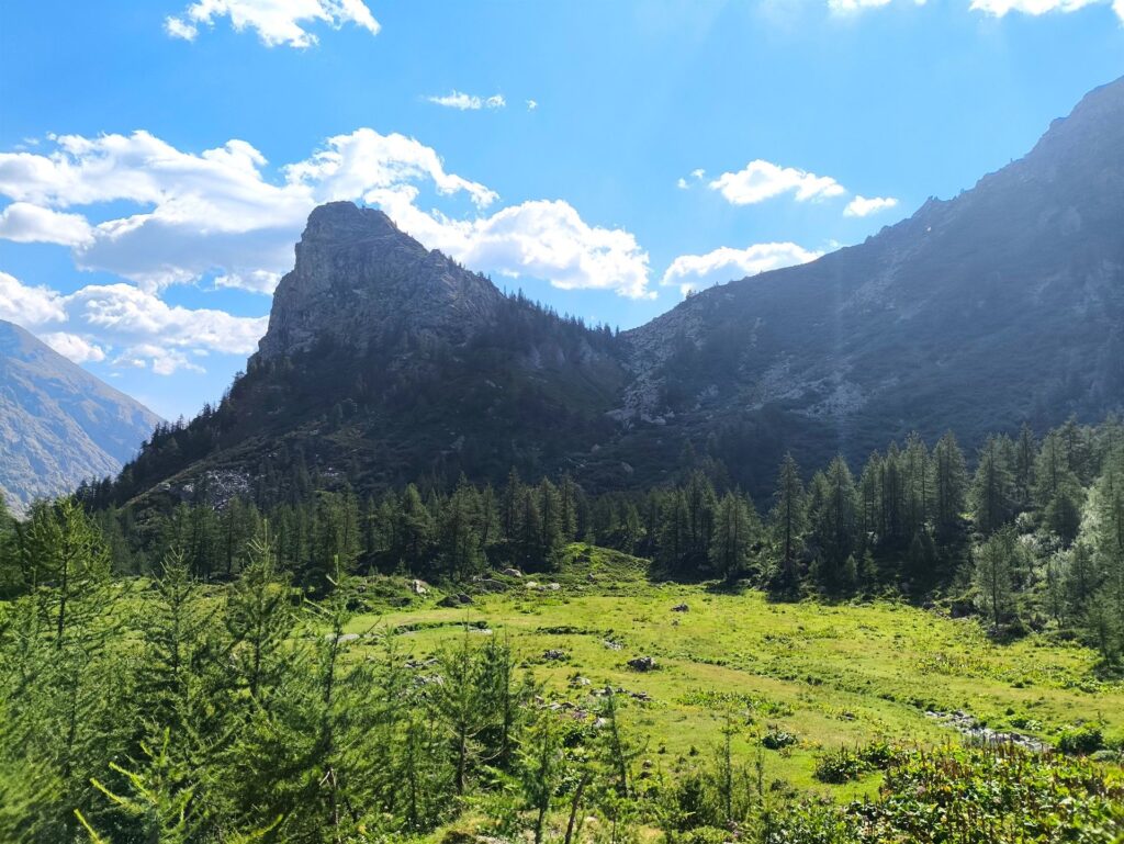 la Rocca Tovo e il suo passo, che dovremo raggiungere