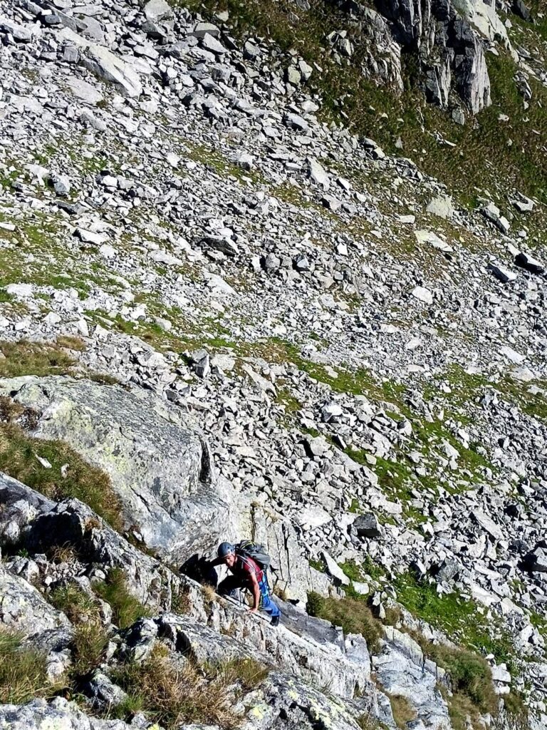 Gab in risalita nel diedro del secondo tiro Gab in risalita nel diedro del secondo tiro