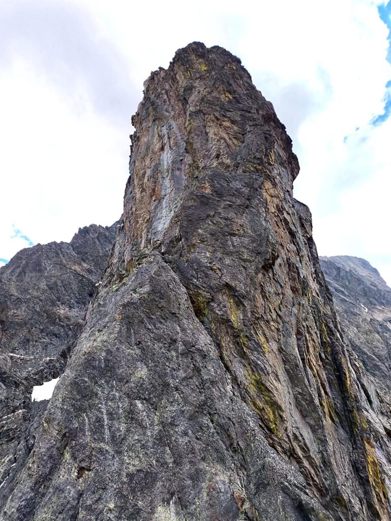 lo spigolo inferiore del Corno Stella, su cui corre "l'altra Normale" lo spigolo inferiore del Corno Stella, su cui corre "l'altra Normale"