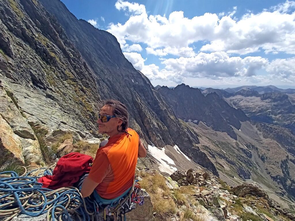 in attesa che si liberi la sosta