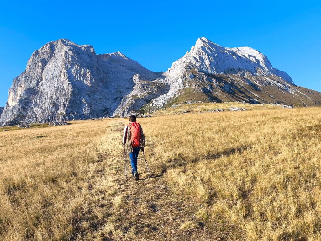 l'arrivo degli impianti SEMBRA vicino... invece non arriva mai! Davanti a noi il Vallone delle Cornacchie