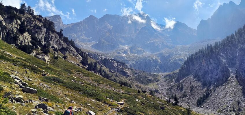 lungo il sentiero che sale al Rifugio Bozano