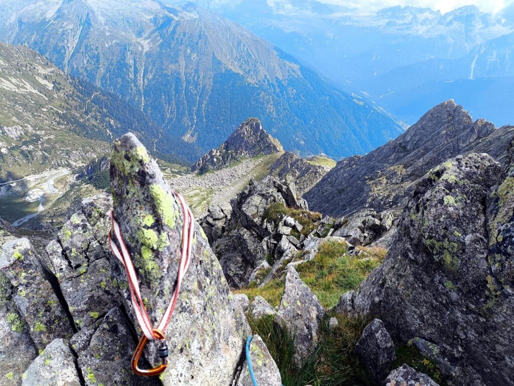 La vista dalla nostra cima in direzione del Corno del Pedertich La vista dalla nostra cima in direzione del Corno del Pedertich