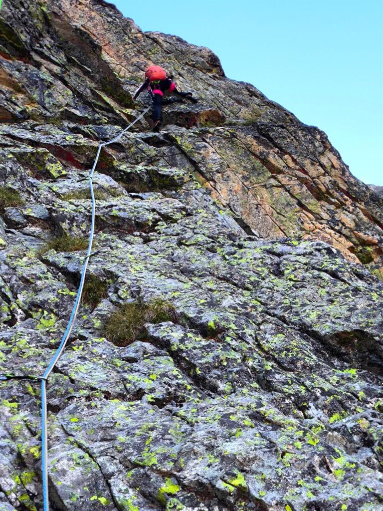 quarto tiro, traversando verso destra quarto tiro, traversando verso destra