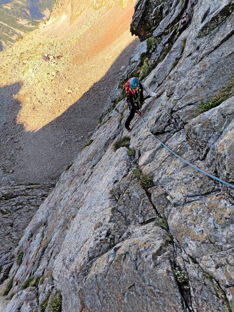 Erica sul quarto tiro: intanto la luce del sole ha raggiunto il Bozano... ma noi siamo ancora al fresco! Erica sul quarto tiro: intanto la luce del sole ha raggiunto il Bozano... ma noi siamo ancora al fresco!