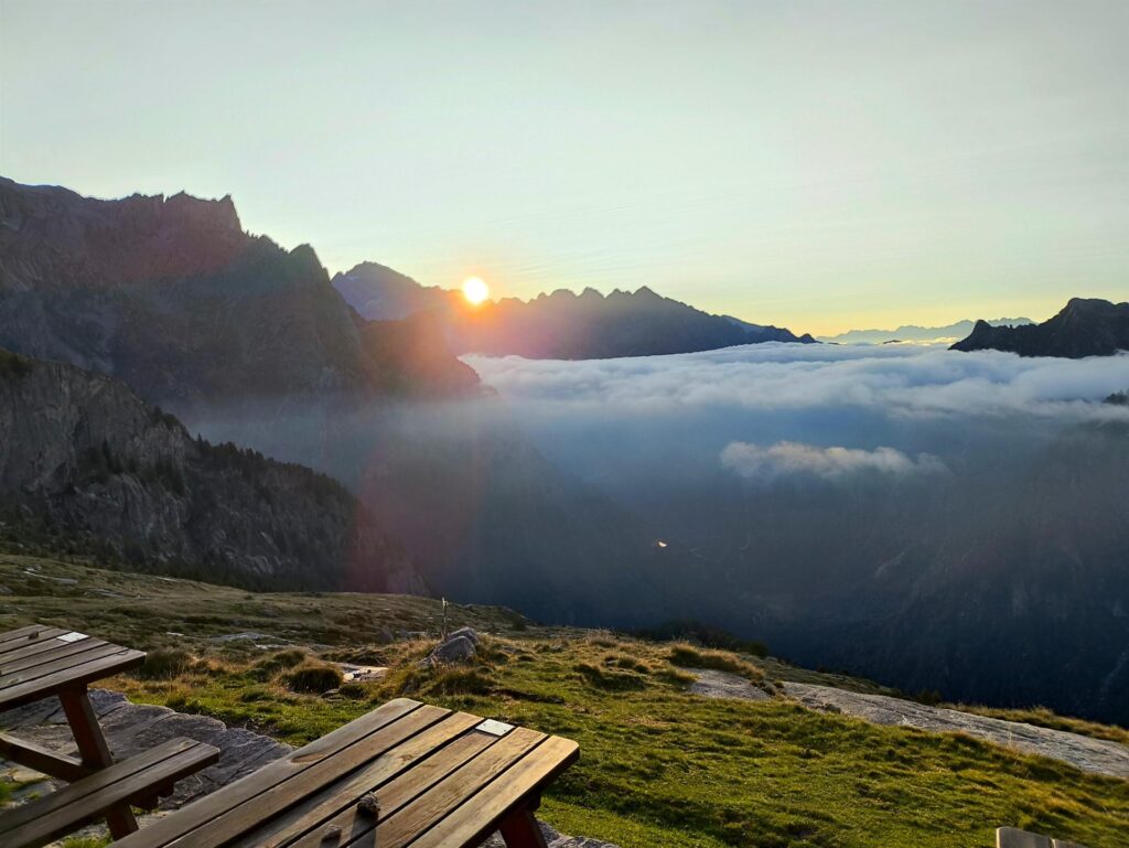 Dopo una bella colazione e con il primo sole, ci mettiamo in moto verso la Sfinge!