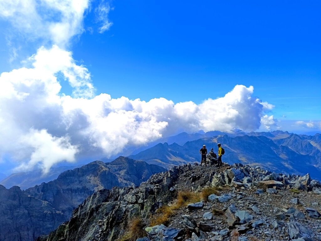 in cima, altri due ragazzi che hanno fatto la traversata Diavolino-Diavolo in cima, altri due ragazzi che hanno fatto la traversata Diavolino-Diavolo