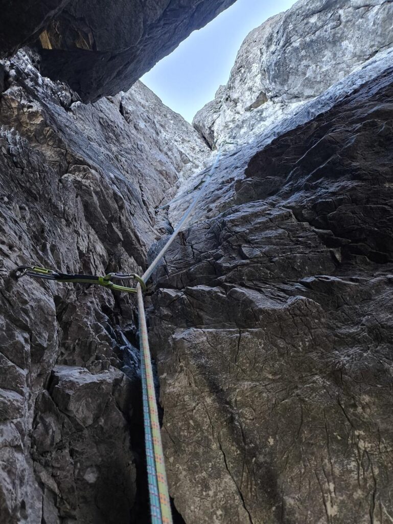 la vista dalla grotta della variante dei bergamaschi, un bellissimo tiro!