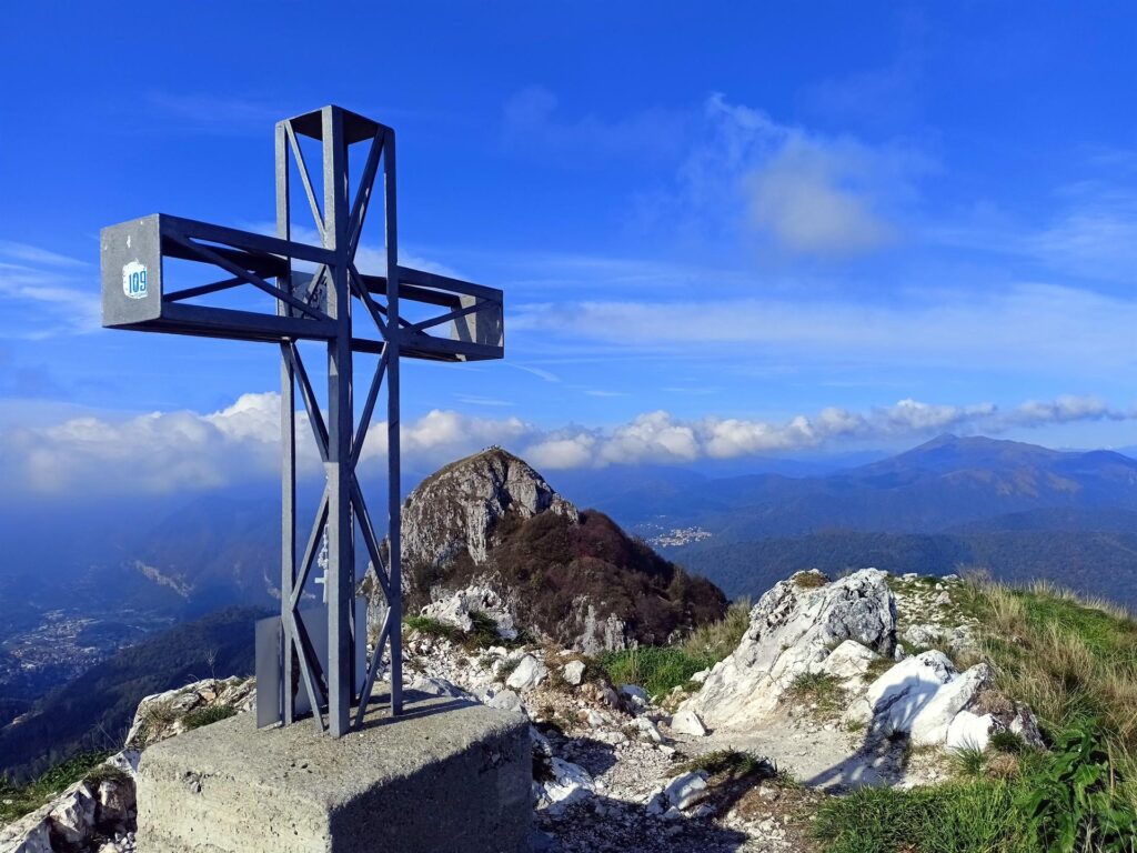 dal Corno Centrale guardando verso il Corno Occidentale, su cui siamo appena stati dal Corno Centrale guardando verso il Corno Occidentale, su cui siamo appena stati