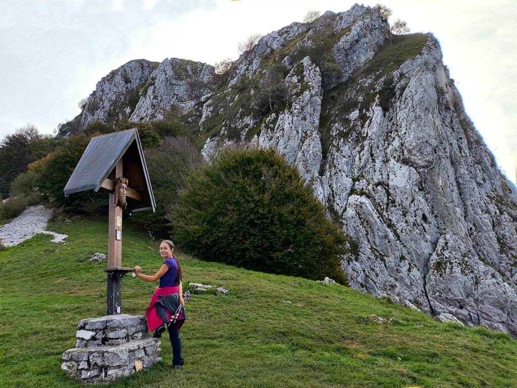 da qui si stacca il sentiero per la cima del Corno Occidentale da qui si stacca il sentiero per la cima del Corno Occidentale